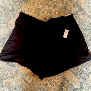 Old Navy - NWT - XL Black Shorts - Live-in French Terry